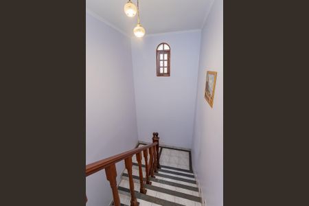 Casa à venda com 184m², 3 quartos e 3 vagas Casa à venda com 184m², 3 quartos e 3 vagasEscada