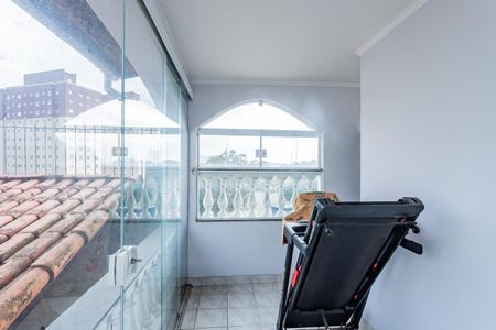 Casa à venda com 184m², 3 quartos e 3 vagas Casa à venda com 184m², 3 quartos e 3 vagasVaranda