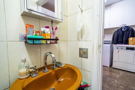Apartamento à venda com 277m², 3 quartos e 2 vagas Apartamento à venda com 277m², 3 quartos e 2 vagasBanheiro de serviço