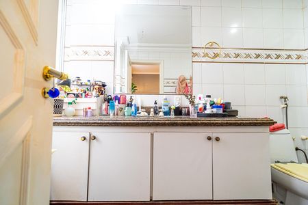 Apartamento à venda com 277m², 3 quartos e 2 vagas Apartamento à venda com 277m², 3 quartos e 2 vagasBanheiro da Suíte 2