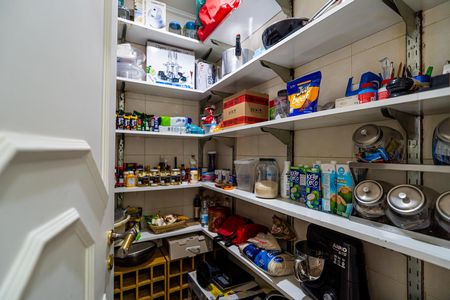 Apartamento à venda com 277m², 3 quartos e 2 vagas Apartamento à venda com 277m², 3 quartos e 2 vagasDespensa