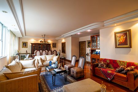 Apartamento à venda com 277m², 3 quartos e 2 vagas Apartamento à venda com 277m², 3 quartos e 2 vagasSala