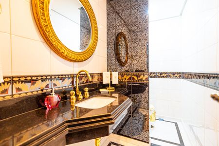 Apartamento à venda com 277m², 3 quartos e 2 vagas Apartamento à venda com 277m², 3 quartos e 2 vagasLavabo