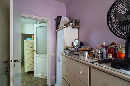 Apartamento à venda com 277m², 3 quartos e 2 vagas Apartamento à venda com 277m², 3 quartos e 2 vagasQuarto de Serviço