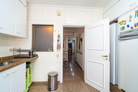 Apartamento à venda com 277m², 3 quartos e 2 vagas Apartamento à venda com 277m², 3 quartos e 2 vagasCozinha