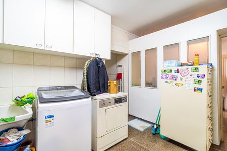 Apartamento à venda com 277m², 3 quartos e 2 vagas Apartamento à venda com 277m², 3 quartos e 2 vagasÁrea de Serviço
