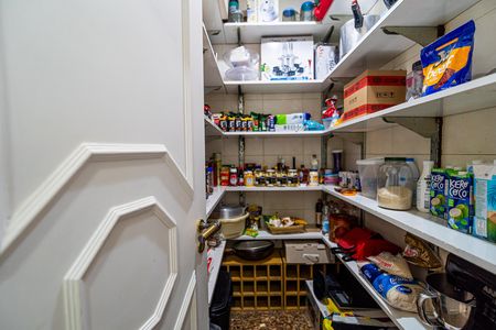 Apartamento à venda com 277m², 3 quartos e 2 vagas Apartamento à venda com 277m², 3 quartos e 2 vagasDespensa