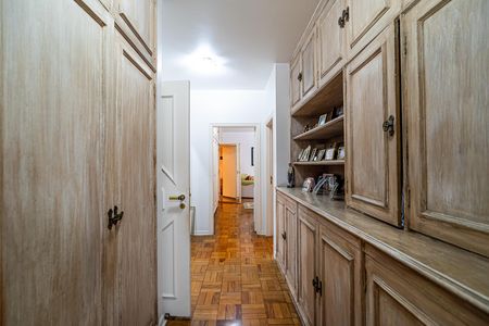 Apartamento à venda com 277m², 3 quartos e 2 vagas Apartamento à venda com 277m², 3 quartos e 2 vagasSala