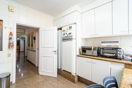 Apartamento à venda com 277m², 3 quartos e 2 vagas Apartamento à venda com 277m², 3 quartos e 2 vagasCozinha