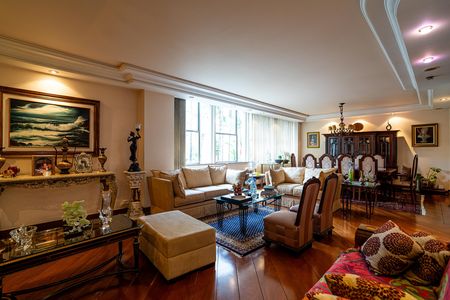 Apartamento à venda com 277m², 3 quartos e 2 vagas Apartamento à venda com 277m², 3 quartos e 2 vagasSala