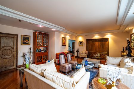 Apartamento à venda com 277m², 3 quartos e 2 vagas Apartamento à venda com 277m², 3 quartos e 2 vagasSala