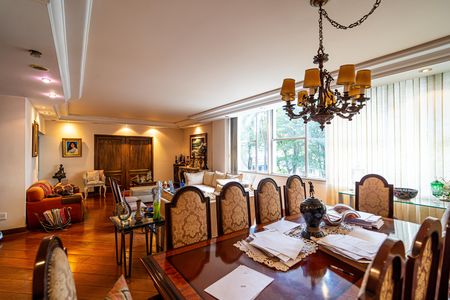 Apartamento à venda com 277m², 3 quartos e 2 vagas Apartamento à venda com 277m², 3 quartos e 2 vagasSala