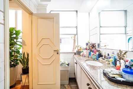 Apartamento à venda com 277m², 3 quartos e 2 vagas Apartamento à venda com 277m², 3 quartos e 2 vagasBanheiro da Suíte 2