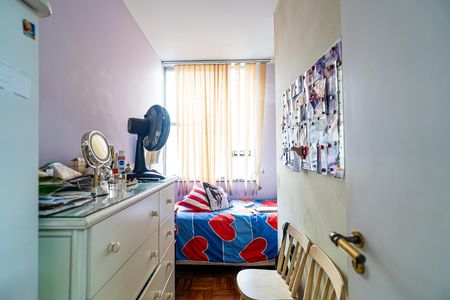 Apartamento à venda com 277m², 3 quartos e 2 vagas Apartamento à venda com 277m², 3 quartos e 2 vagasQuarto de Serviço