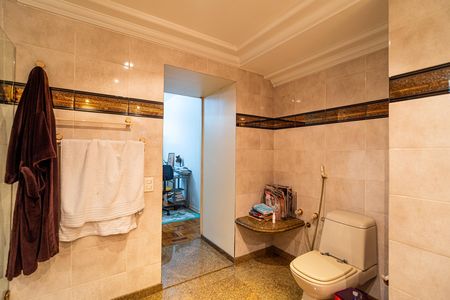 Apartamento à venda com 277m², 3 quartos e 2 vagas Apartamento à venda com 277m², 3 quartos e 2 vagasBanheiro da Suíte 1