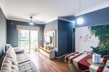Sala  de apartamento à venda com 3 quartos, 68m² em Jardim Tupanci, Barueri