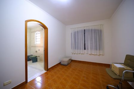 Casa à venda com 331m², 3 quartos e 5 vagasQuarto 2