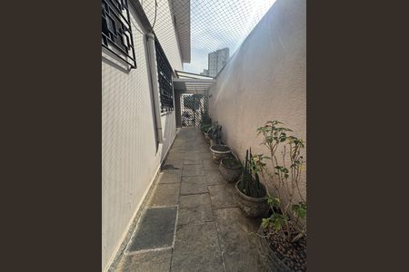 Casa de condomínio à venda com 253m², 3 quartos e 3 vagas Casa de condomínio à venda com 253m², 3 quartos e 3 vagasÁrea externa
