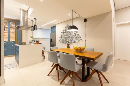 Apartamento à venda com 124m², 2 quartos e 1 vaga Apartamento à venda com 124m², 2 quartos e 1 vagaSala de Jantar