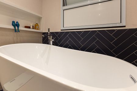 Apartamento à venda com 124m², 2 quartos e 1 vaga Apartamento à venda com 124m², 2 quartos e 1 vagaBanheiro da Suíte