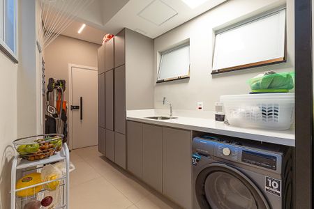 Apartamento à venda com 124m², 2 quartos e 1 vaga Apartamento à venda com 124m², 2 quartos e 1 vagaÁrea de Serviço