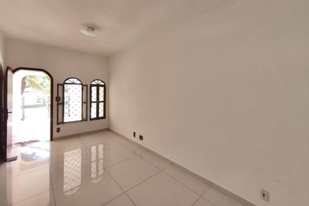 Casa para alugar com 170m², 3 quartos e 2 vagas Casa para alugar com 170m², 3 quartos e 2 vagasSala de Estar