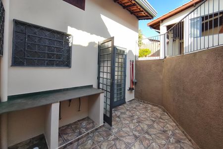 Casa para alugar com 170m², 3 quartos e 2 vagas Casa para alugar com 170m², 3 quartos e 2 vagasQuintal