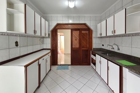 Casa para alugar com 170m², 3 quartos e 2 vagas Casa para alugar com 170m², 3 quartos e 2 vagasCozinha