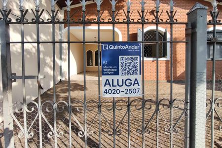 Casa para alugar com 170m², 3 quartos e 2 vagas Casa para alugar com 170m², 3 quartos e 2 vagasPLACA INSTALADA NA FACHADA