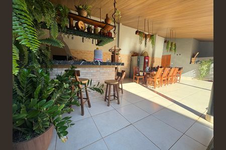 Casa à venda com 360m², 3 quartos e 4 vagas