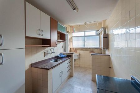 Apartamento à venda com 65m², 2 quartos e 1 vagaCozinha e Área de Serviço