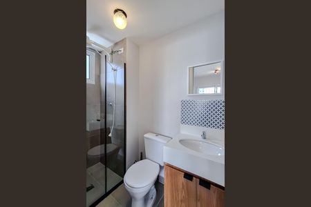 Banheiro de kitnet/studio para alugar com 1 quarto, 24m² em Chácara Inglesa, São Paulo