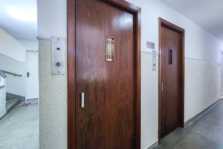 Apartamento à venda com 43m², 1 quarto e sem vaga Apartamento à venda com 43m², 1 quarto e sem vagaElevadores