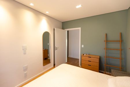 Casa de condomínio à venda com 585m², 4 quartos e 2 vagas