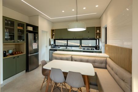 Casa de condomínio à venda com 585m², 4 quartos e 2 vagas