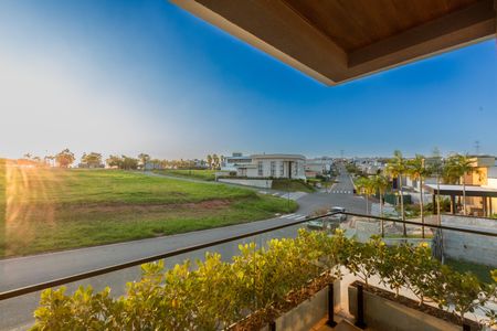 Casa de condomínio à venda com 585m², 4 quartos e 2 vagas Casa de condomínio à venda com 585m², 4 quartos e 2 vagasVista da Sacada do Quarto