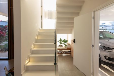 Casa de condomínio à venda com 585m², 4 quartos e 2 vagas