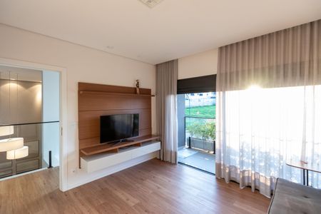 Casa de condomínio à venda com 585m², 4 quartos e 2 vagas Casa de condomínio à venda com 585m², 4 quartos e 2 vagasQuarto