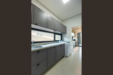 Casa de condomínio à venda com 585m², 4 quartos e 2 vagas