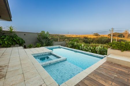 Casa de condomínio à venda com 585m², 4 quartos e 2 vagas Casa de condomínio à venda com 585m², 4 quartos e 2 vagasPiscina