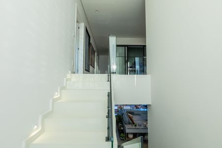 Casa de condomínio à venda com 585m², 4 quartos e 2 vagas