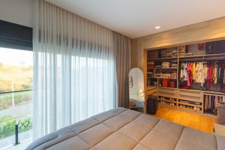 Casa de condomínio à venda com 585m², 4 quartos e 2 vagas