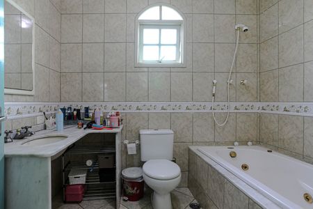 Casa para alugar com 217m², 5 quartos e 5 vagasBanheiro - Quarto 3 - Suíte