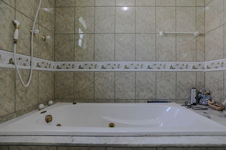 Casa para alugar com 217m², 5 quartos e 5 vagasBanheiro - Quarto 3 - Suíte