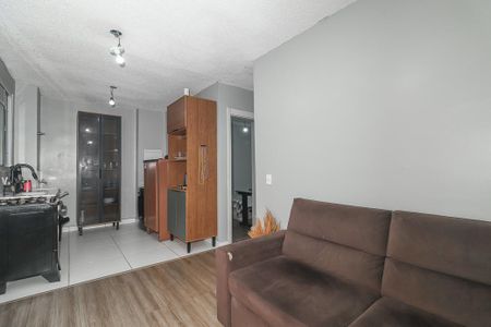 Sala de apartamento para alugar com 2 quartos, 40m² em Rubem Berta, Porto Alegre