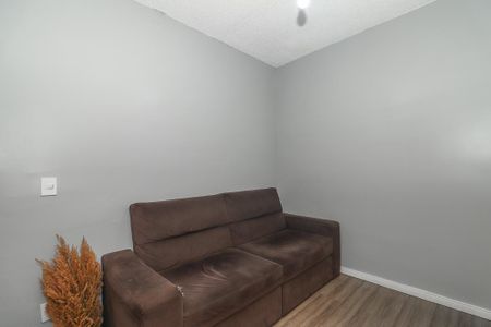 Sala de apartamento para alugar com 2 quartos, 40m² em Rubem Berta, Porto Alegre