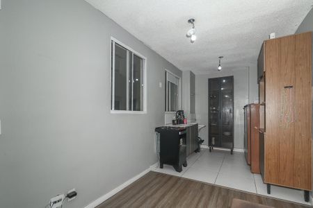 Sala de apartamento para alugar com 2 quartos, 40m² em Rubem Berta, Porto Alegre