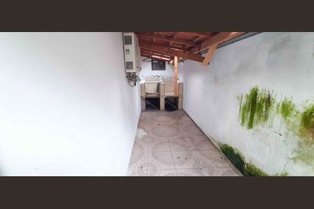 Casa para alugar com 250m², 2 quartos e 2 vagas Casa para alugar com 250m², 2 quartos e 2 vagasCorredor