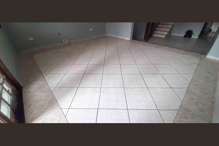 Casa para alugar com 250m², 2 quartos e 2 vagas Casa para alugar com 250m², 2 quartos e 2 vagasSala de Estar