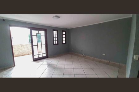 Casa para alugar com 250m², 2 quartos e 2 vagas Casa para alugar com 250m², 2 quartos e 2 vagasSala de Estar